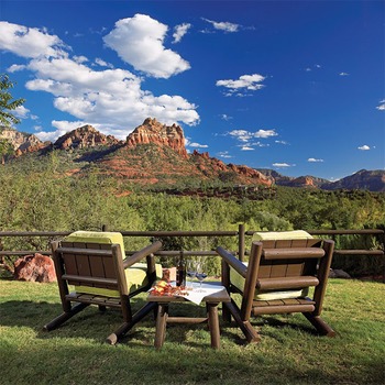 E-Comm: Dog Friendly Hotels, L'Auberge de Sedona